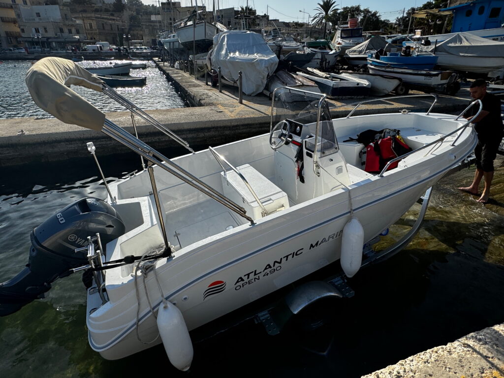 Atlantic Marine Open 490 w.Galvanised Trailer